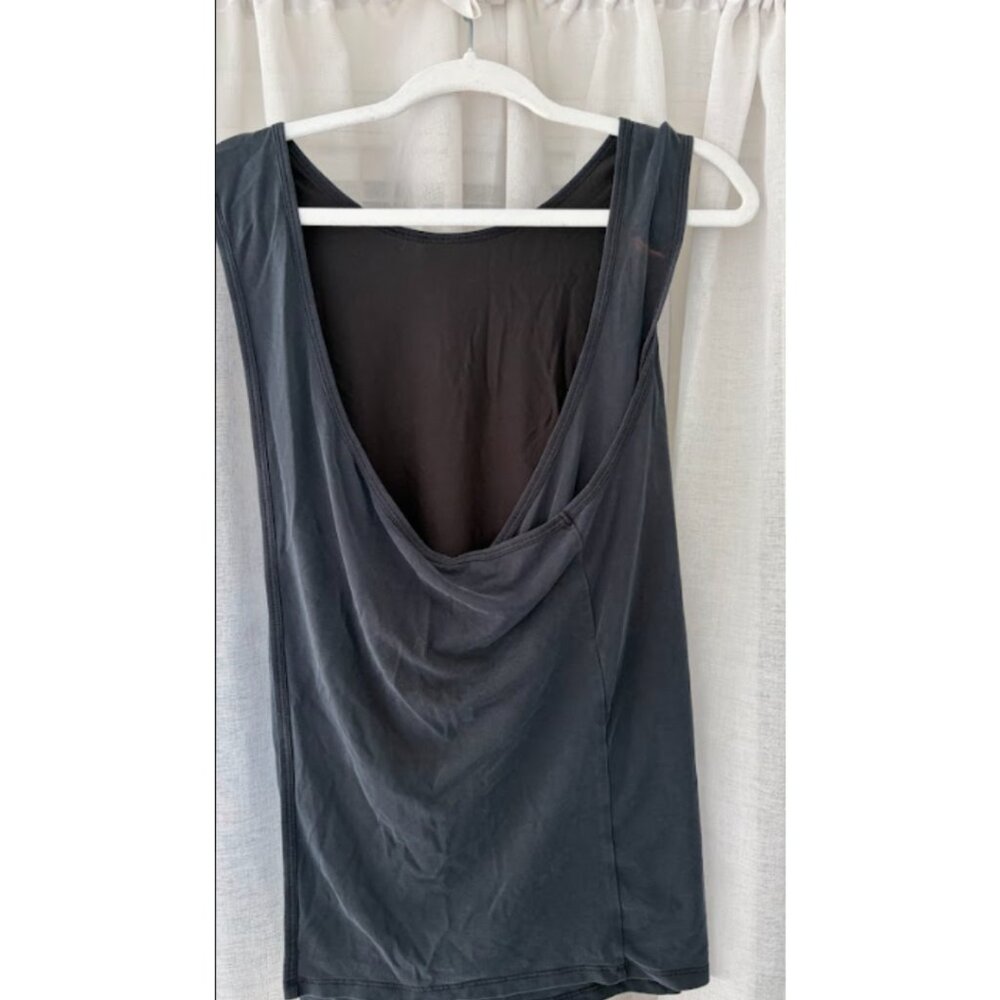 Target Women’s Black Scoop-Neck Tank Top Medium